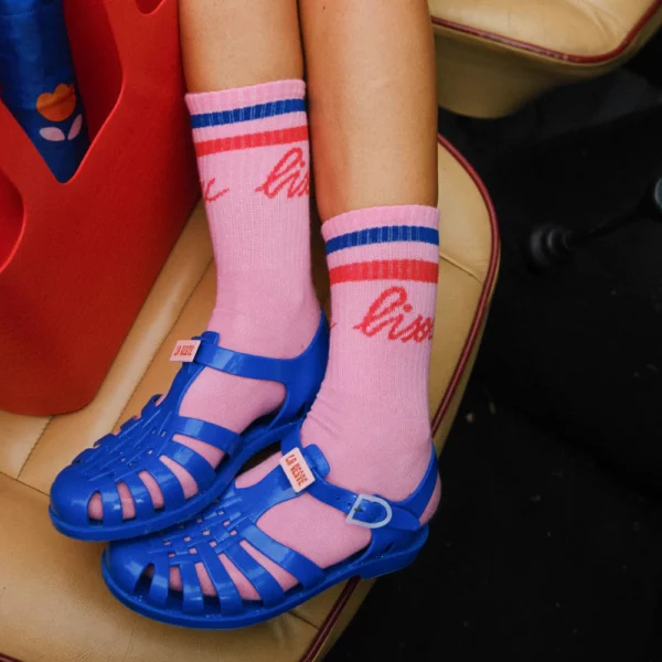 Chaussettes roses Bisou, de Mathilde Cabanas, confortables et colorées, adaptées du 38 au 42. Parfaites pour apporter de la bonne humeur à vos pieds
