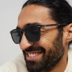 Lunettes de soleil SUN noires - protection UV 100% - style moderne