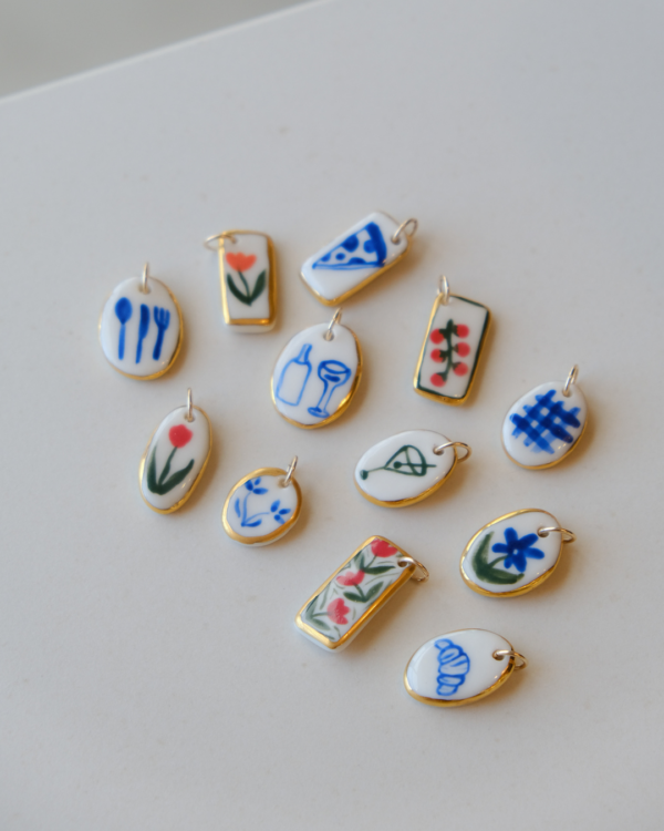 Médaillons en porcelaine blanche et or 14k fait main