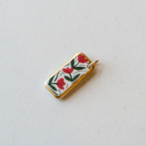 Médaillon Tulipes en porcelaine blanche et or 14k fait main