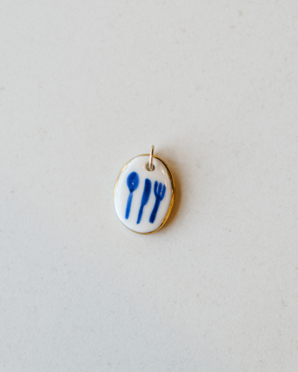 Médaillon couverts en porcelaine blanche et or 14k fait main