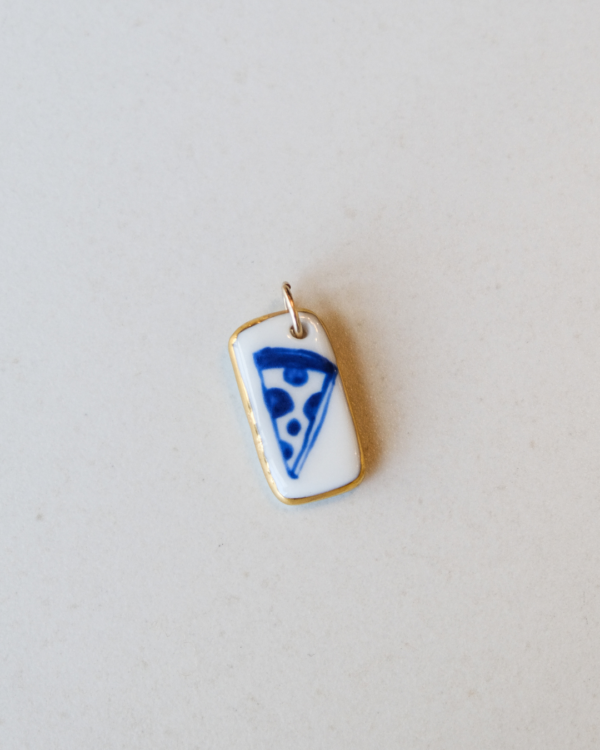 Médaillon pizza en porcelaine blanche et or 14k fait main