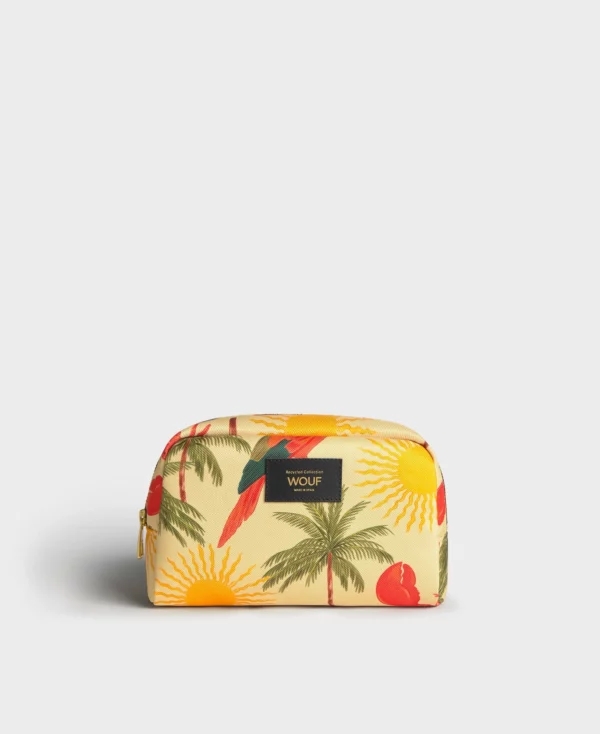 Trousse de toilette Rio en tissu recyclé, pratique et compacte, avec finition déperlante et poches de rangement pour vos essentiels de beauté.