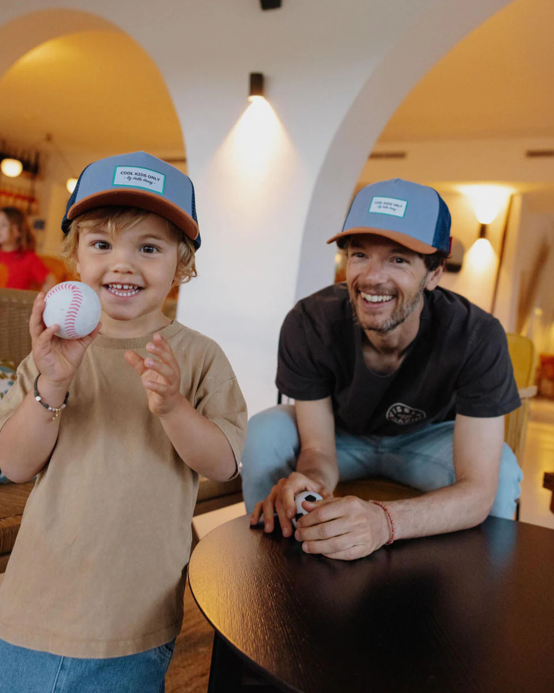 Casquette Mini Marine enfant style trucker éco-responsable en coton biologique.