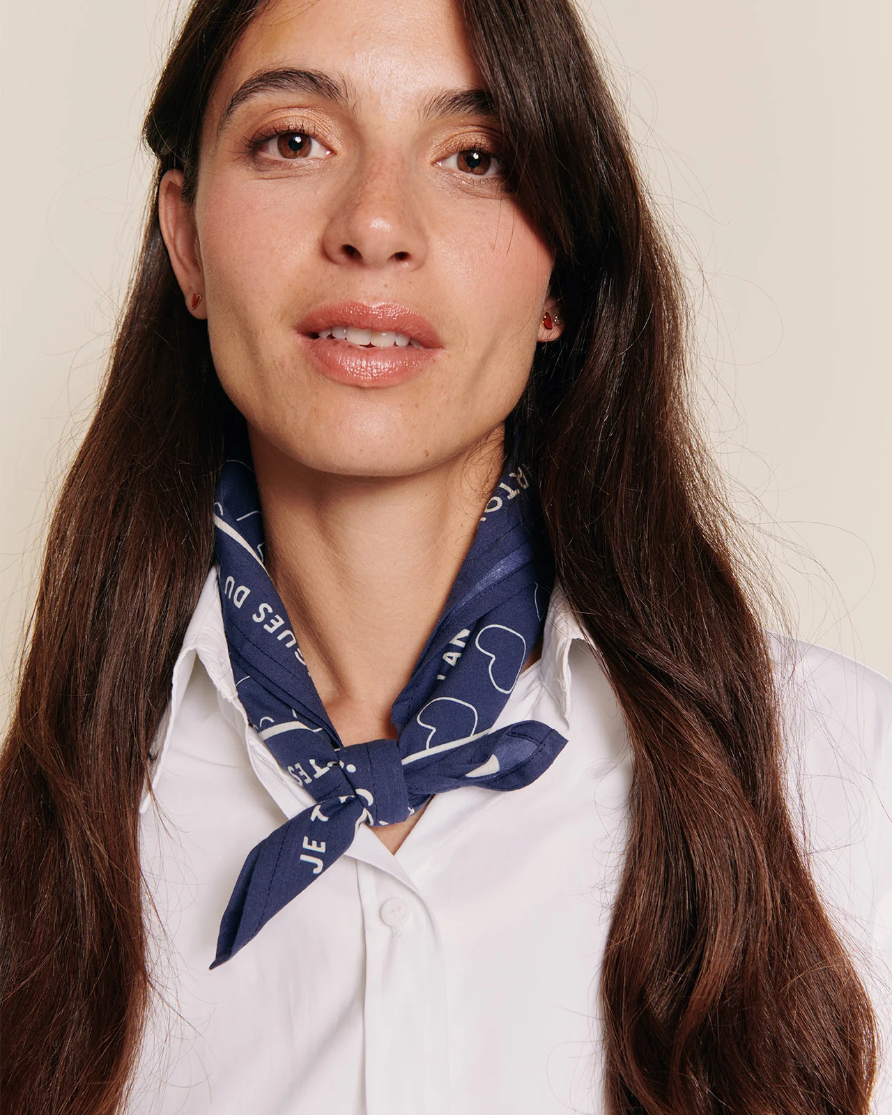 Bandana Je T'Aime Mama Charbon, 100% coton, avec poème exclusif et motif émoi émoi.