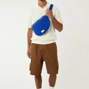 Sac banane Custine XL Venice Blue en coton recyclé, grande capacité avec zip argenté et doublure écoresponsable.