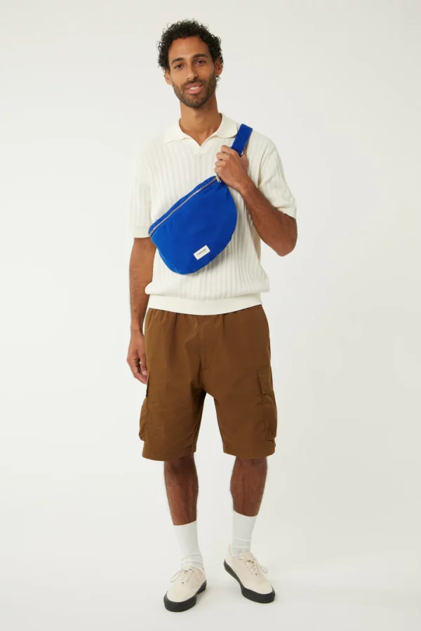 Sac banane Custine XL Venice Blue en coton recyclé, grande capacité avec zip argenté et doublure écoresponsable.