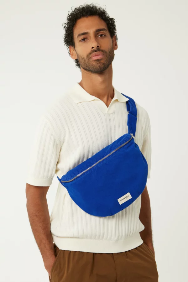 Sac banane Custine XL Venice Blue en coton recyclé, grande capacité avec zip argenté et doublure écoresponsable.