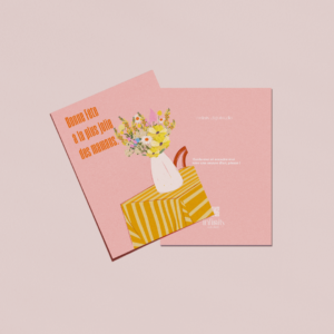 Carte illustrée fête des mères avec bouquet de fleurs dans un vase et message "Bonne fête à la plus jolie des mamans"