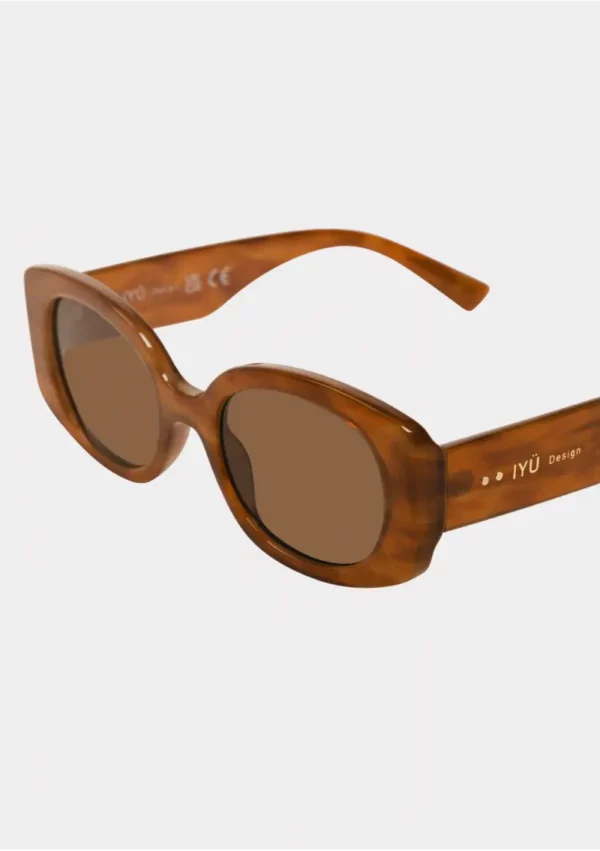 Lunettes de soleil AMOUR HAVANA - Tortois, élégantes et confortables, modèle chic de IYU DESIGN avec monture écaille de tortue, parfaites pour sublimer l'allure quotidienne.