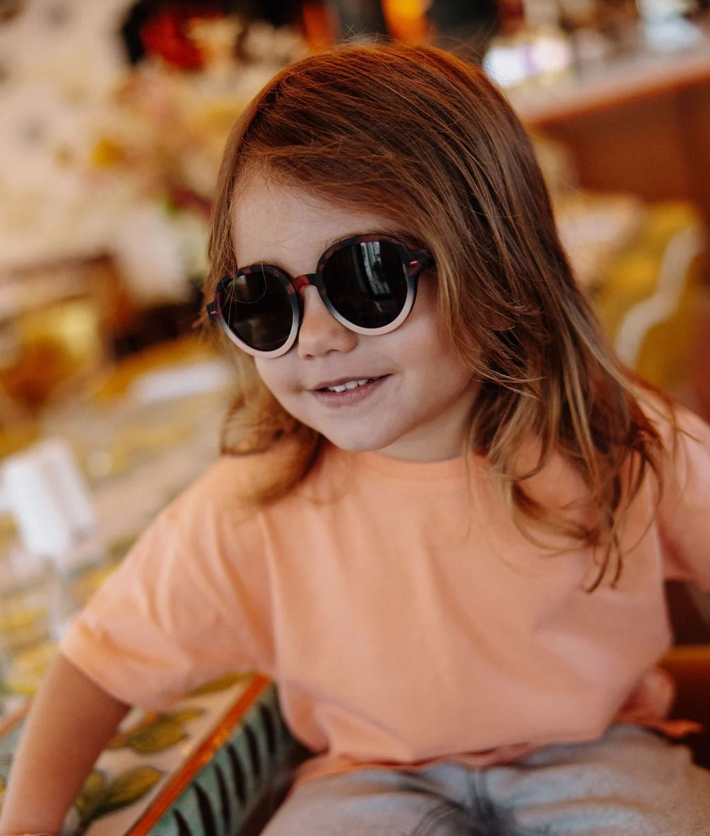Lunettes de soleil bébé Megy Craky Blush, rondes, monture écaille rose, en polycarbonate recyclé, avec verres polarisés UV400