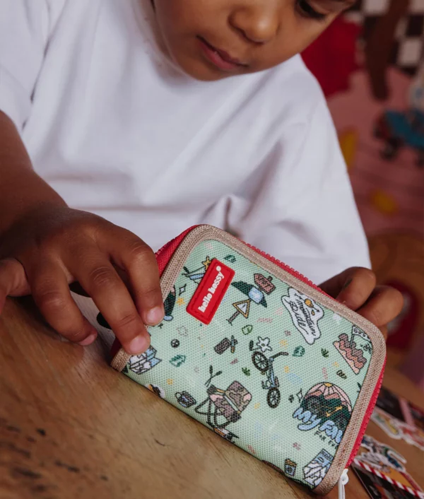 Porte-monnaie enfant Mountain Ride en tissu recyclé déperlant, avec double compartiment et zip large