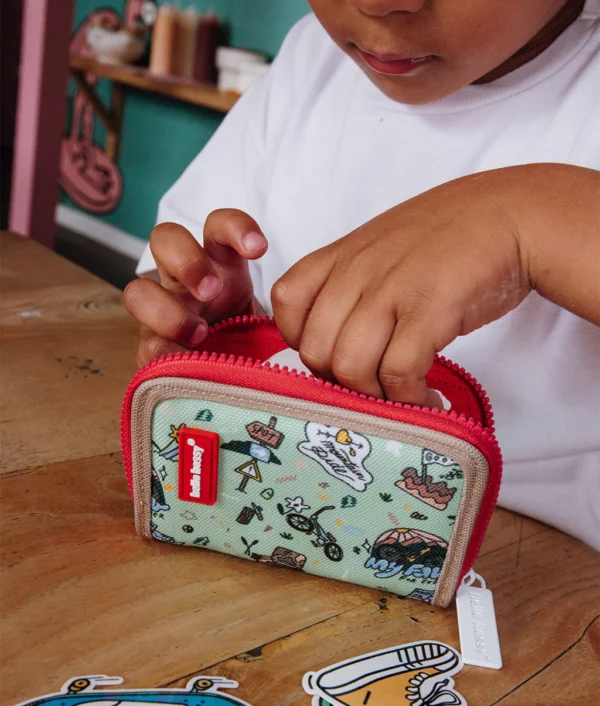 Porte-monnaie enfant Mountain Ride en tissu recyclé déperlant, avec double compartiment et zip large