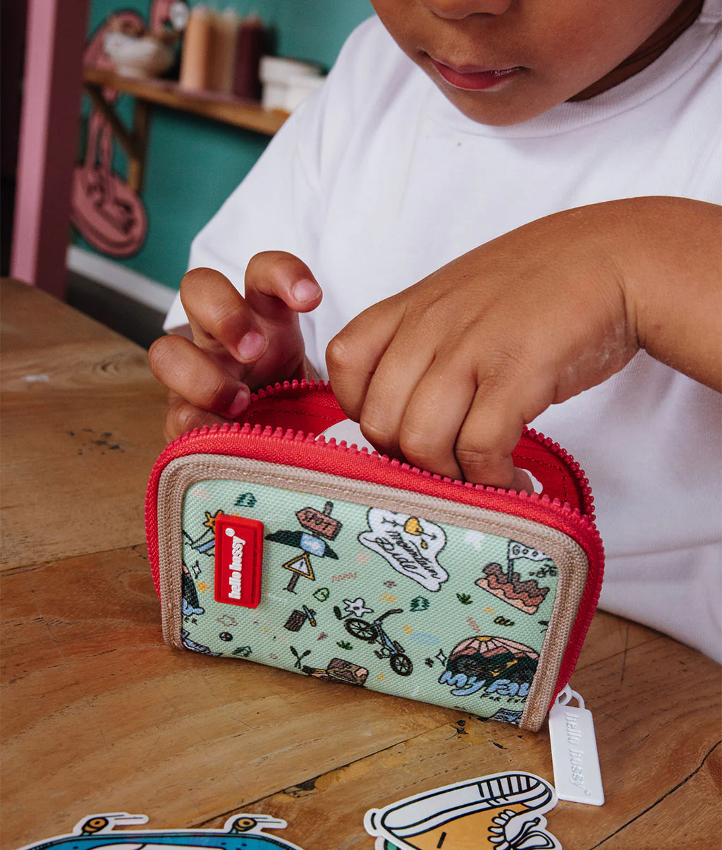 Porte-monnaie enfant Mountain Ride en tissu recyclé déperlant, avec double compartiment et zip large