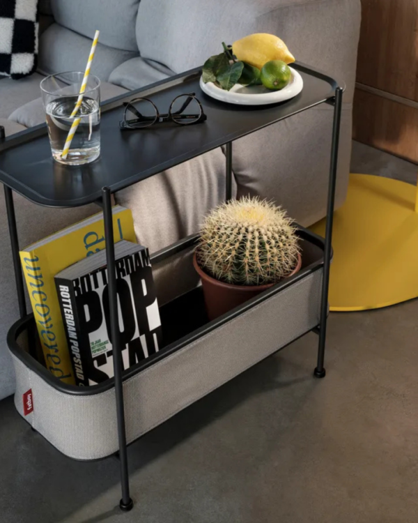 Jardinière sur pied design Fatboy Adoreganizer gris avec structure en acier et panier textile modulable