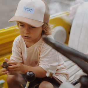 Casquette enfant Mini Iced Coffee, style trucker, visière courbée, éco-responsable certifiée Oeko-Tex, duo père-enfant, ajustable à l’arrière