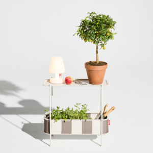 Jardinière sur pied design Fatboy Adoreganizer Rayé Cacao avec panier textile et structure en acier