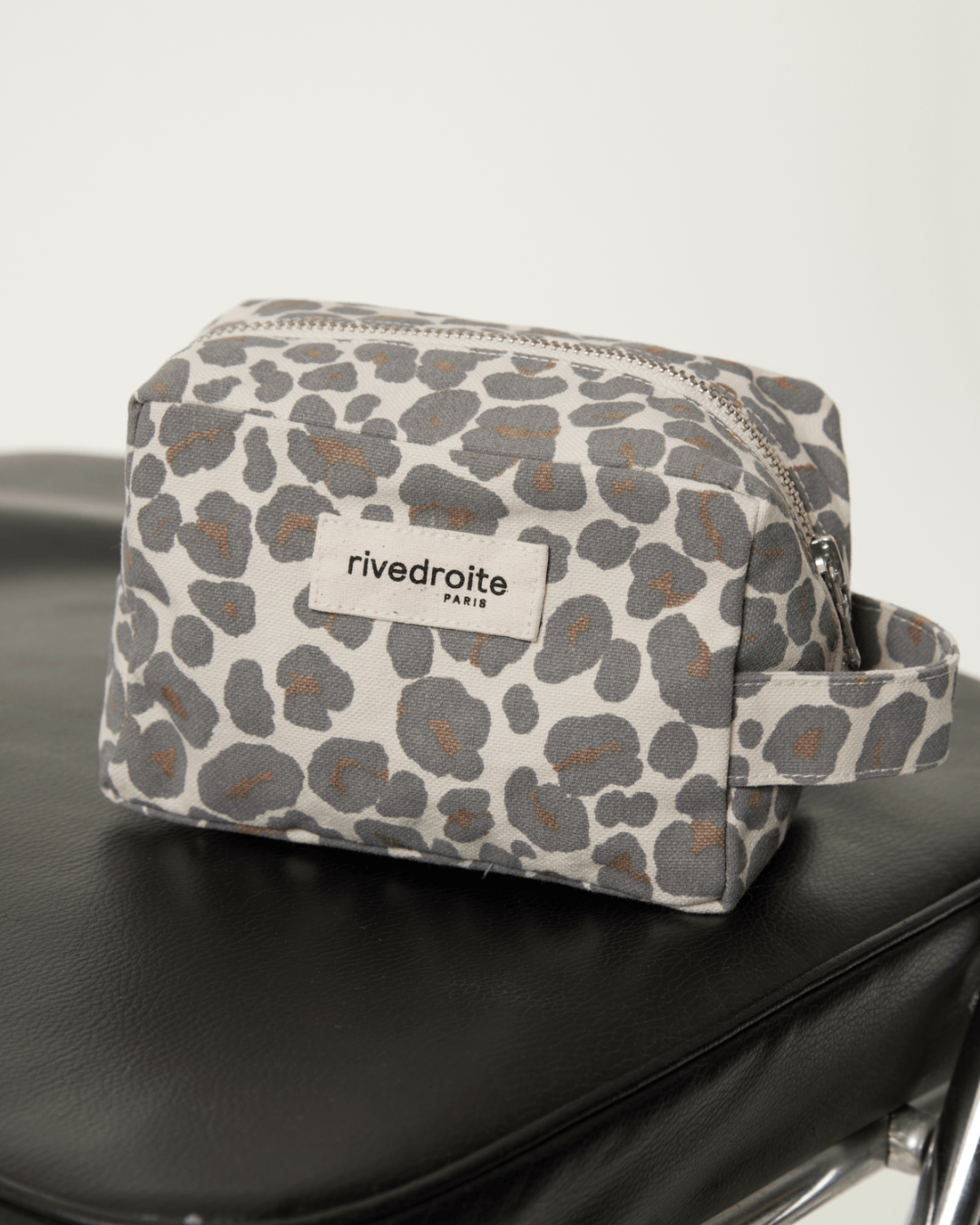 Trousse Tournelles Rive Droite motif Léopard Gris en matière recyclée