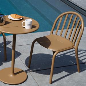 Lot de 2 chaises de jardin empilables Fred’s Chair en aluminium marron par Fatboy