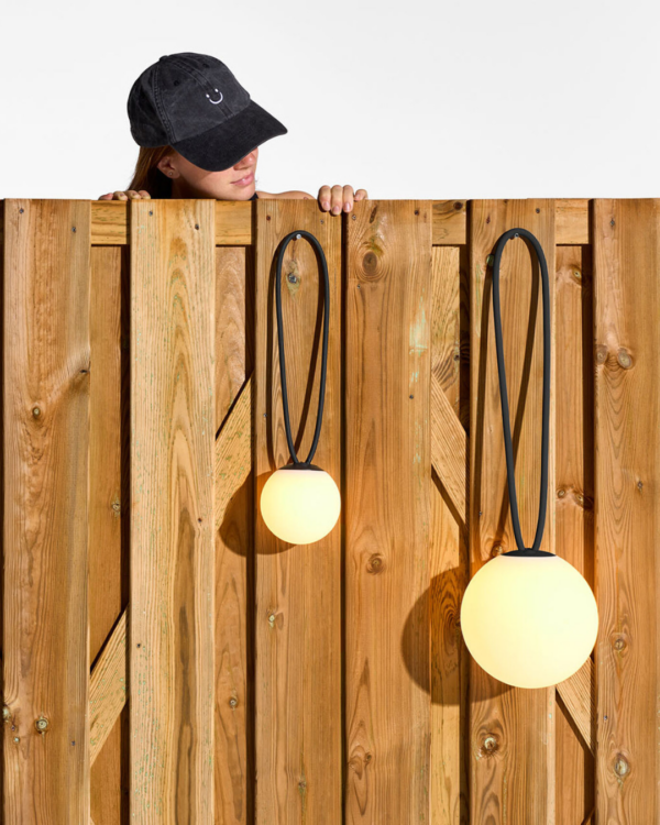 Petite lampe nomade LED Bolleke Mini de Fatboy suspendue