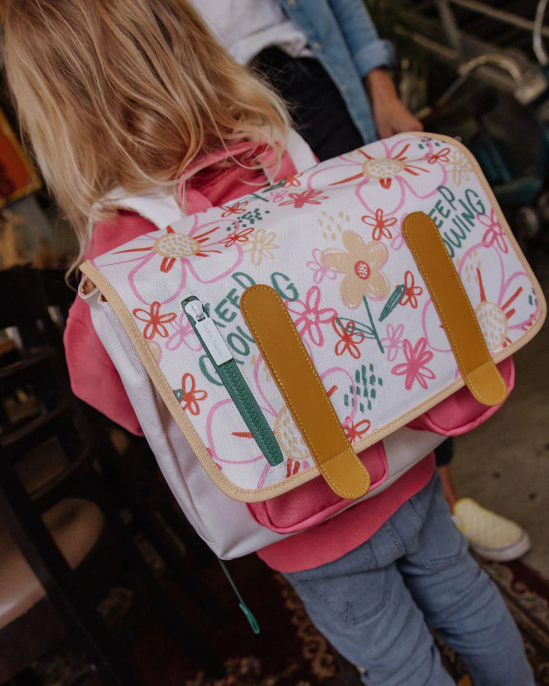 Cartable scolaire enfant Flower Artwork, imprimé floral, tissu recyclé déperlant, bretelles rembourrées, 2–7 ans, compatible format A4