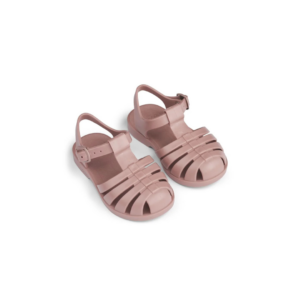 Sandales enfant BRE imperméables coloris rose foncé, avec boucle et semelle souple – modèle été.