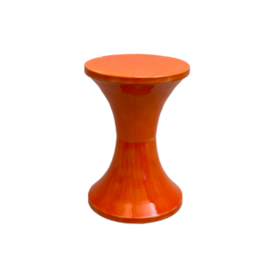 Tabouret Tam Tam au design vintage, coloris uni, utilisé comme assise ou table d’appoint, format compact et moderne