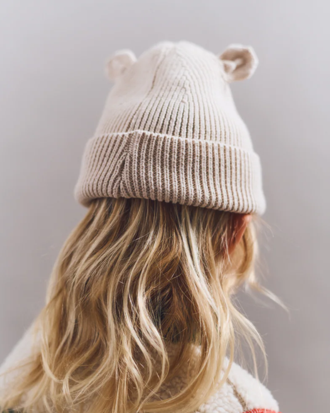 Bonnet beige en coton bio GINA pour bébé 6/9 mois avec petites oreilles mignonnes