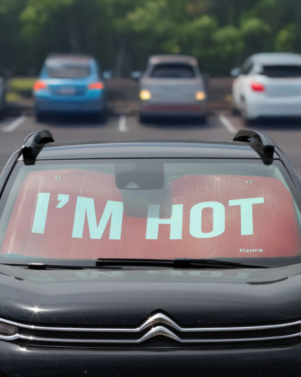 Parasol Voiture “I’m Hot” – Rouge | Protégez votre habitacle avec style et humour