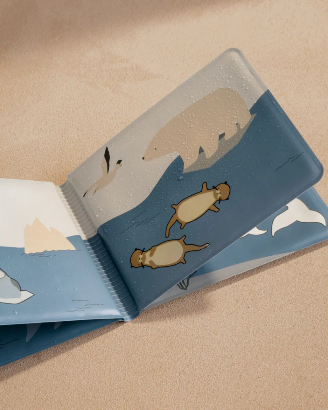 Livre de bain magique pour bébé WAYLON – Thème Arctique – Illustre des animaux cachés au contact de l’eau