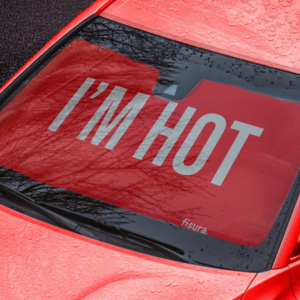 Parasol Voiture “I’m Hot” – Rouge | Protégez votre habitacle avec style et humour