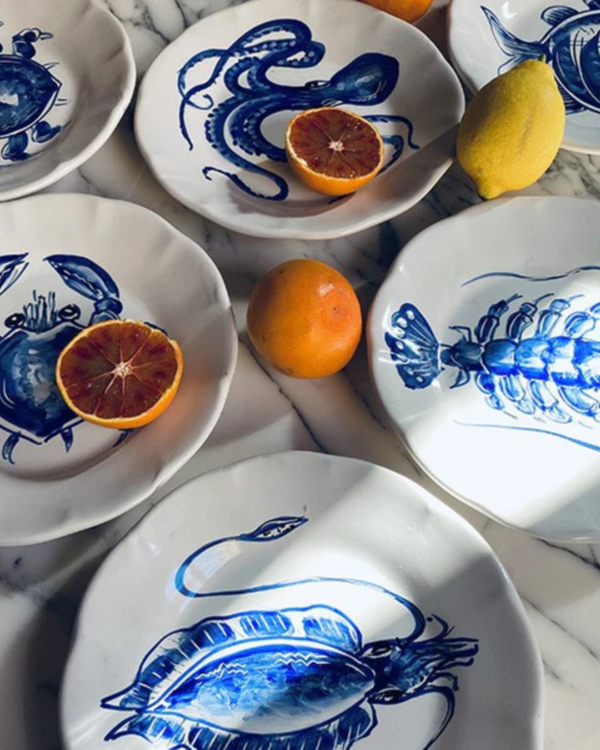 Assiette Coquillage Bleu 25 cm en céramique artisanale, faite main en Italie – Collection Mare Popolo