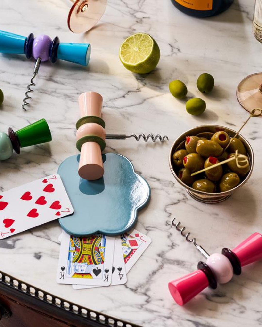Tire-bouchon design Addison Ross x amie en forme de nœud papillon, coloris aqua et lila, accessoire de luxe pour vin et barware chic