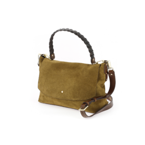 Sac Le New Benson Velours Nutella & Tobacco en cuir porté à l’épaule avec anse cloutée.