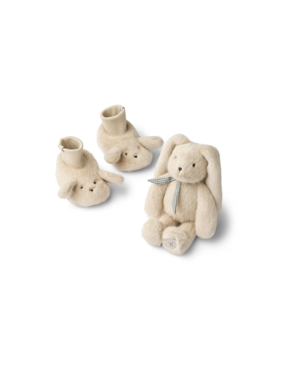 Coffret cadeau bébé BASIM avec peluche lapin et chaussons assortis en peluche recyclée certifiée GRS