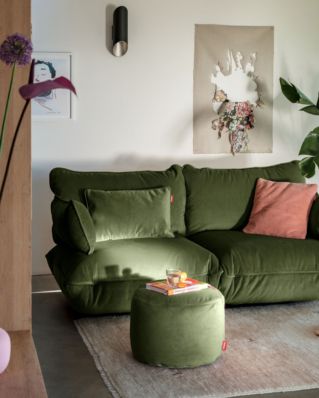 Coussin rectangle velours recyclé vert foncé en polyester recyclé avec rembourrage écoresponsable, doux et élégant