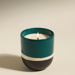 Bougie Sicilia Songe d’Orient 250 g, en grès bleu, parfum oriental raffiné, cire coulée en France.