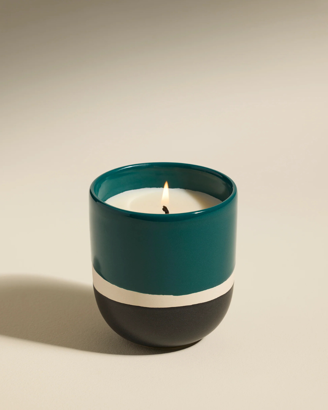 Bougie Sicilia Songe d’Orient 250 g, en grès bleu, parfum oriental raffiné, cire coulée en France.