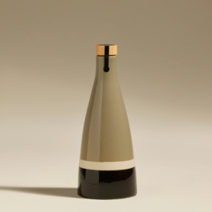Bouteille Huile Sicilia Eucalyptus en céramique, huile d’olive bio Cornicabra fruits très mûrs, design inspiré de la Sicile.