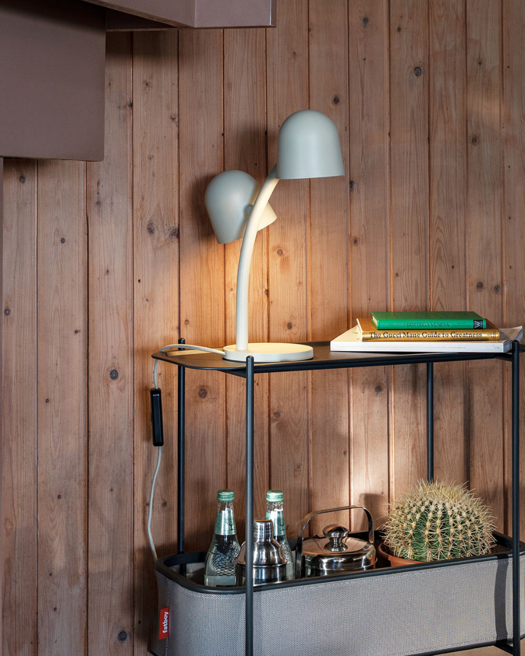 Lampe de table Little Lebow crème, abat-jour orientables et dimmables, design Fatboy signé Kranen/Gille.