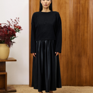 Top Ceylan noir FRNCH, T-shirt à manches longues en coton avec détails sur les épaules.