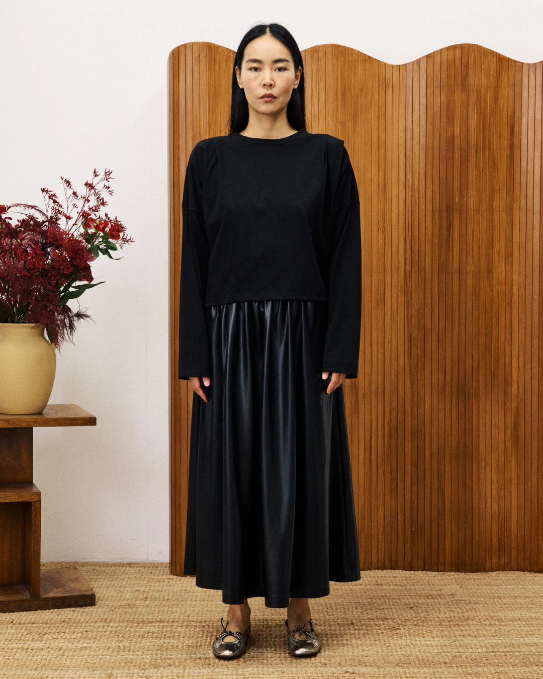 Top Ceylan noir FRNCH, T-shirt à manches longues en coton avec détails sur les épaules.