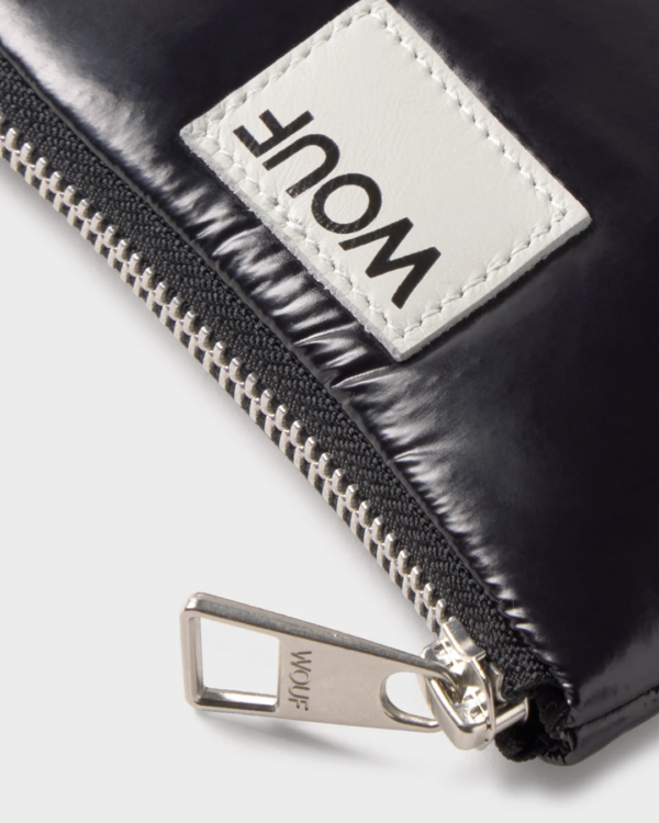 Porte-monnaie Nuit Glossy Noir en tissu recyclé – accessoire compact, brillant et déperlant avec fente carte en cuir