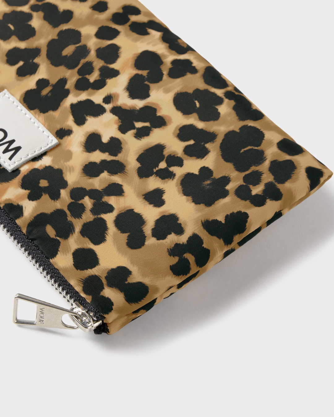 Pochette Feline léopard en tissu recyclé – pratique, compacte et déperlante pour organiser vos essentiels