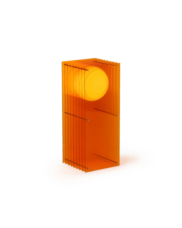 Lampe à poser LOP grand rectangle orange en acrylique, verre opale et acier inoxydable, design moderne avec ampoule LED.