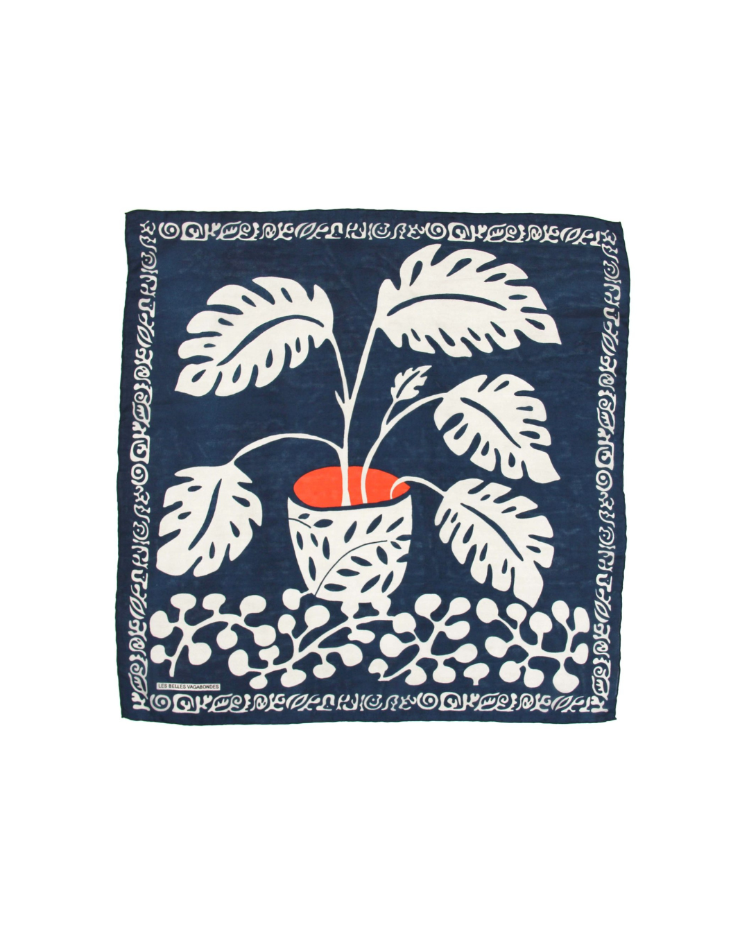 Mini foulard en soie Arum marine Les Belles Vagabondes, accessoire chic et polyvalent, dessiné en France et imprimé à la main en Inde.