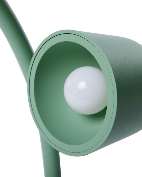 Lampe de table Little Lebow verte, abat-jour orientables et dimmables, design Fatboy par Kranen/Gille.