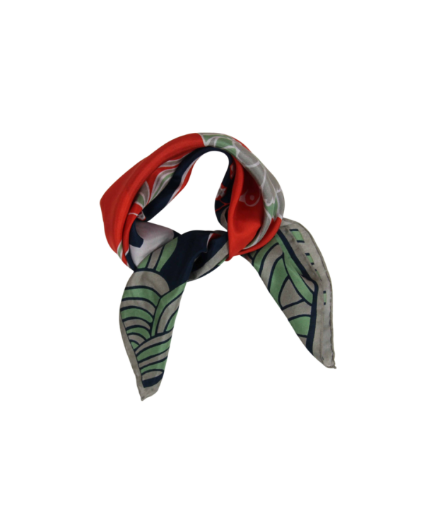 Mini foulard en soie Les Belles Vagabondes, accessoire chic et polyvalent, dessiné à la main en France et imprimé artisanalement en Inde.