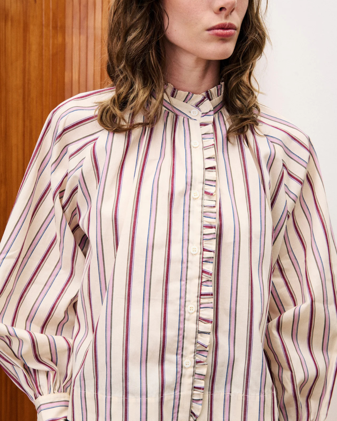 Chemise Molly crème FRNCH, rayée avec col volanté et manches volumineuses, print exclusif en coton.