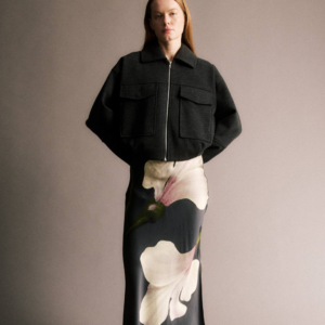 Veste Anjela anthracite JIJI Studio, bomber gris avec poches poitrine, fermeture zippée et taille ajustable, taille S.